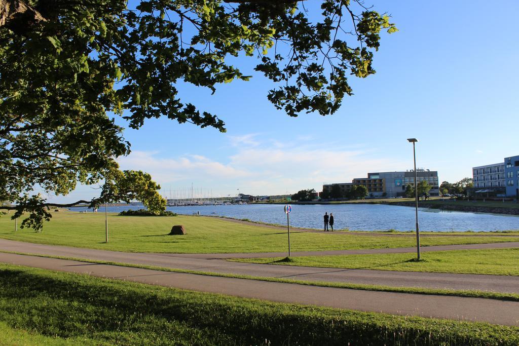 Long Holiday Apartment Kuressaare Kültér fotó