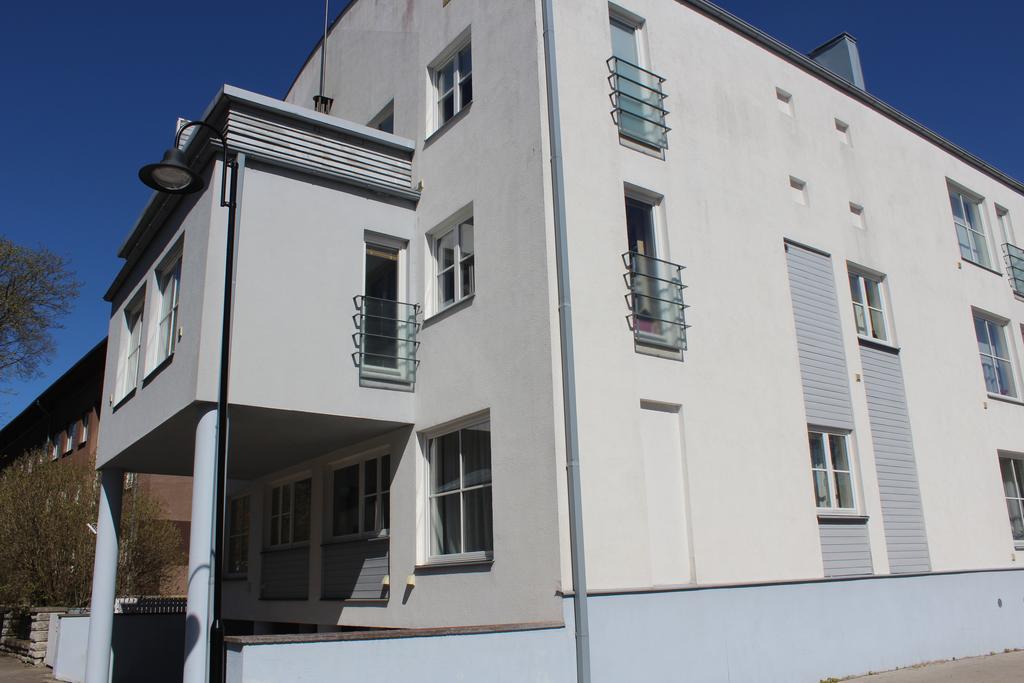 Long Holiday Apartment Kuressaare Kültér fotó